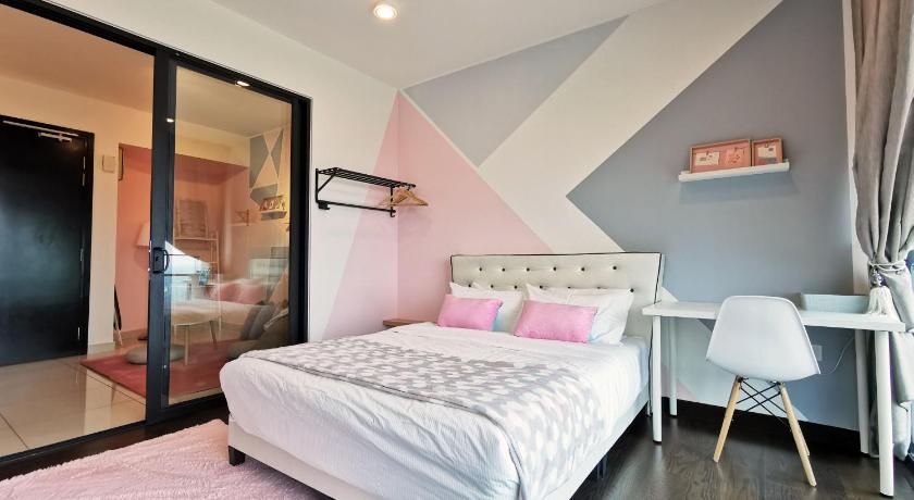 Almas Suites Puteri Harbour Hello Kitty photo