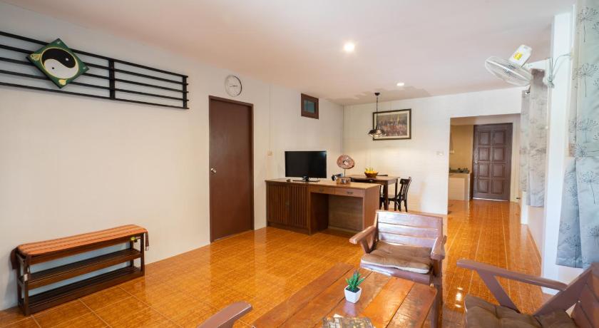 Image of One-Bedroom House 4
