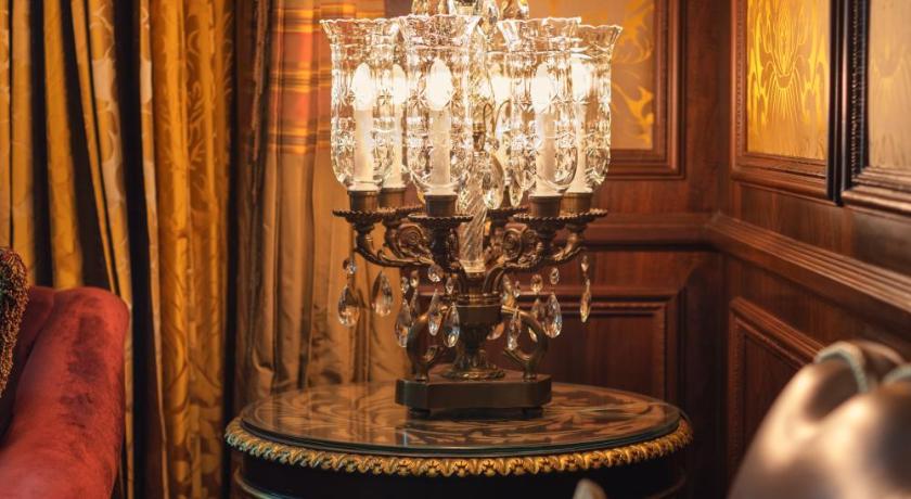 Vaizdas, kuriame – Karališkojo klubo kambarys (Royal Club Room) 11