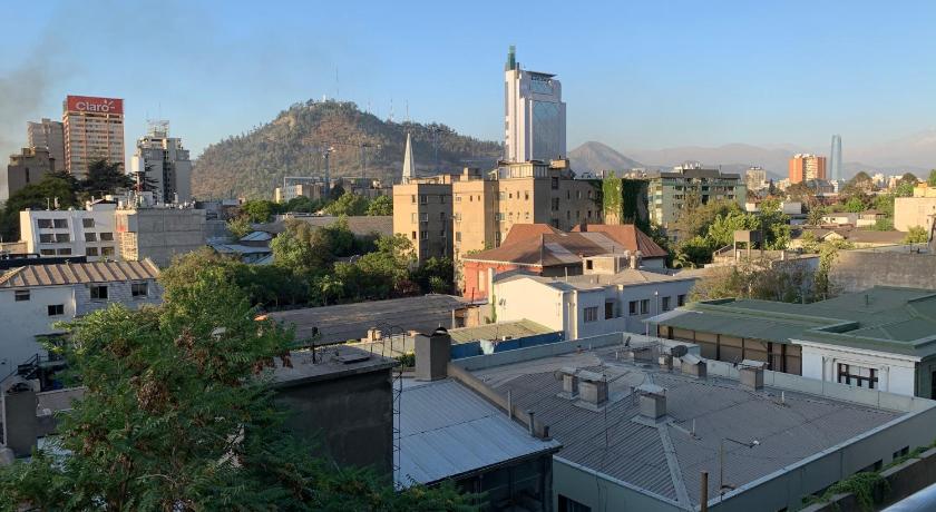 Depto. Excelente vista al Cerro San Cristobal !! photo