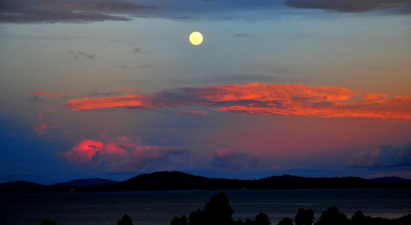 Victoria Lake View Guesthouse & Safaris photo