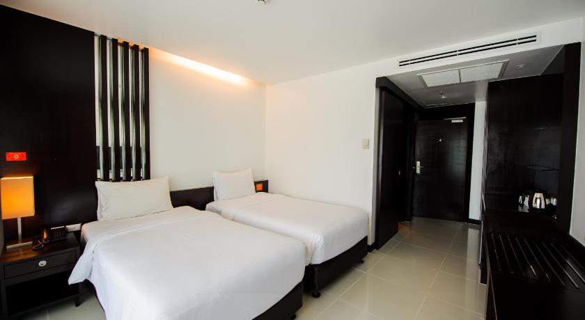 Image of Deluxe City View 12