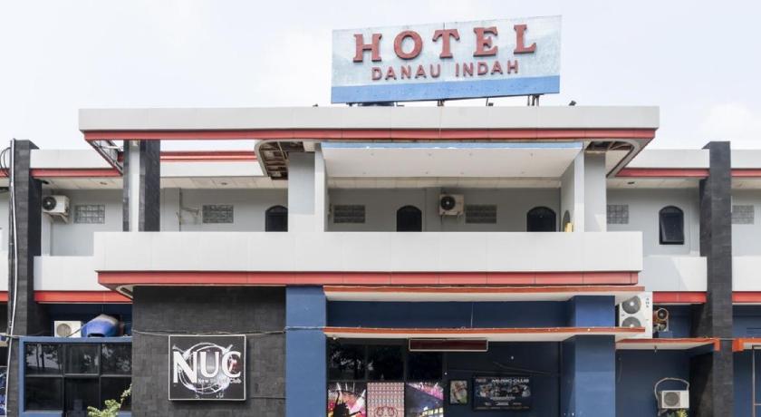 RedDoorz Plus near Tambun Station photo