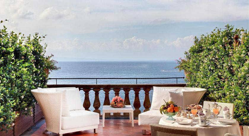 Junior deluxe lakosztály - kilátással a tengerre (Junior Suite Deluxe with Sea View) fotója 1