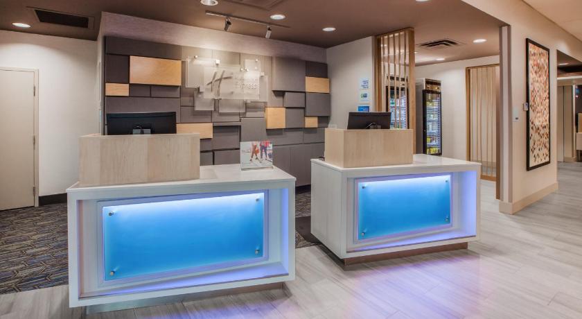 Holiday Inn Express Hotel And Suites Tupelo photo