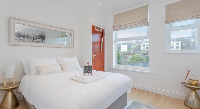 Luxury Granada Apartments - main image