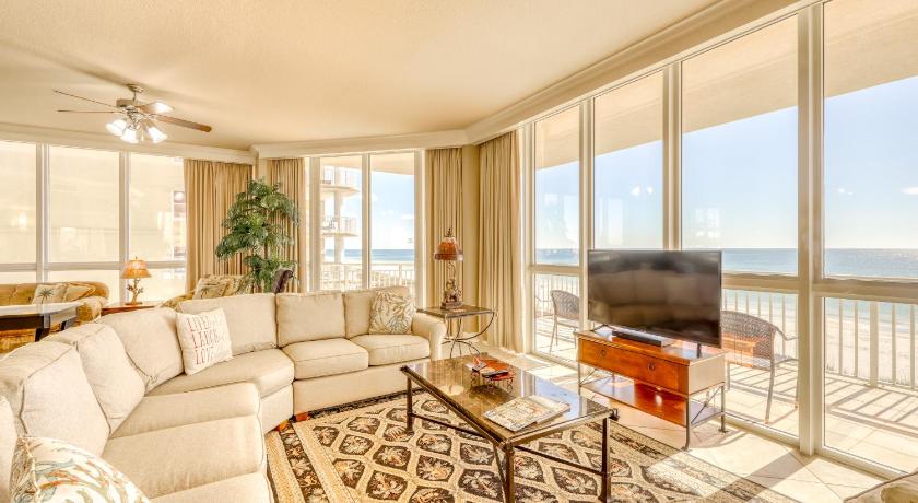 a living room filled with furniture and a window, Oceania in Gulf Shores (AL)
