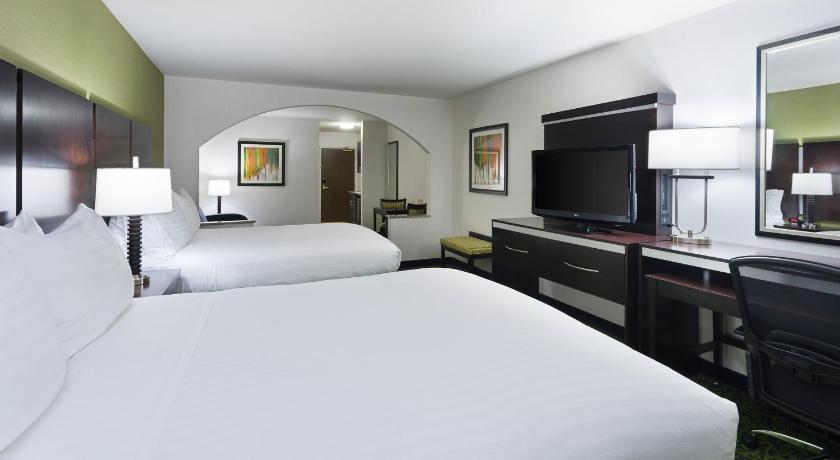 Holiday Inn Express and Suites - Stroudsburg