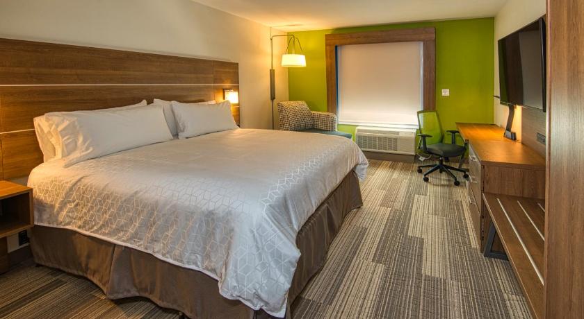 Holiday Inn Express Hotel and Suites Lincoln Airport