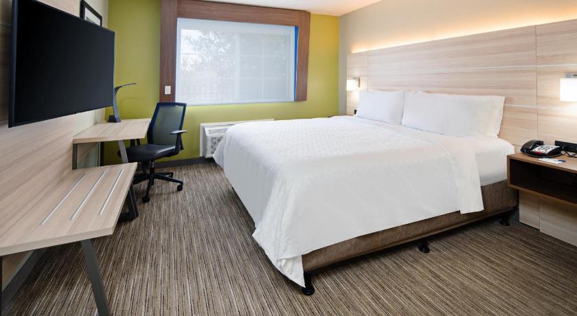 Holiday Inn Express Hotel & Suites Watsonville