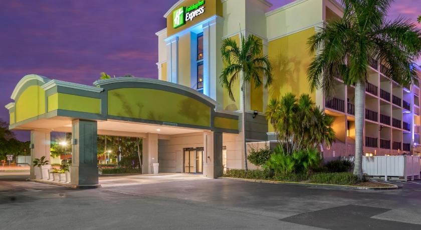 Holiday Inn Express Cape Coral-Fort Myers Area photo