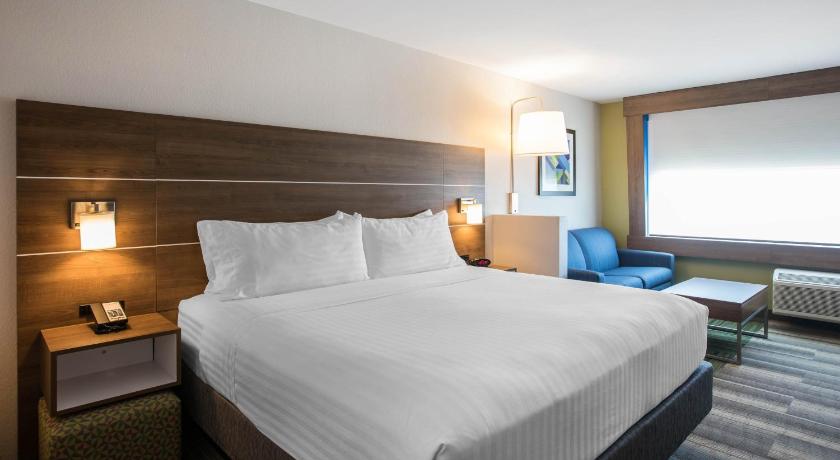 Holiday Inn Express & Suites Ludington