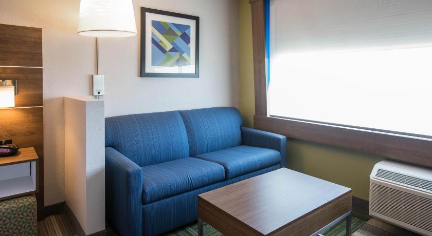 Holiday Inn Express & Suites Ludington