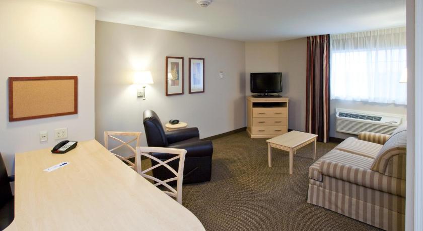 Candlewood Suites Minot