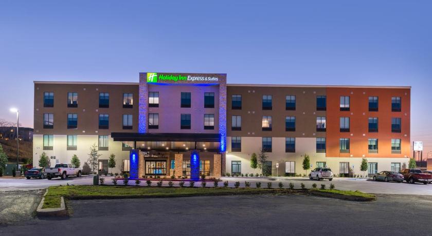 Holiday Inn Express & Suites Fort Worth West