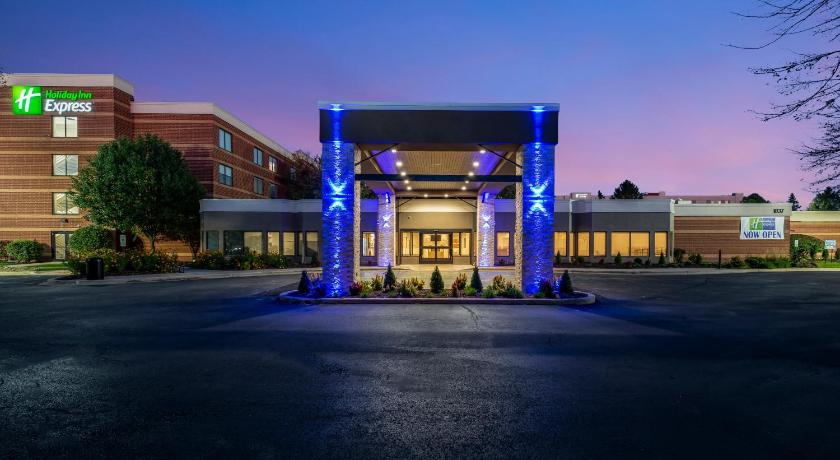 Holiday Inn Express Naperville photo
