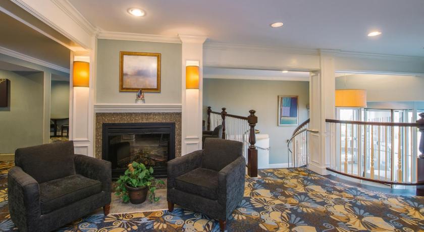 Holiday Inn Express and Suites Merrimack photo