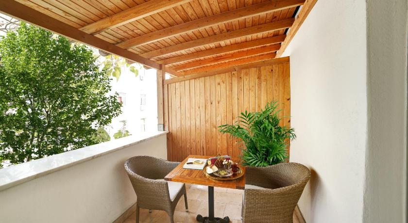 Halifaks Hotel - image 5