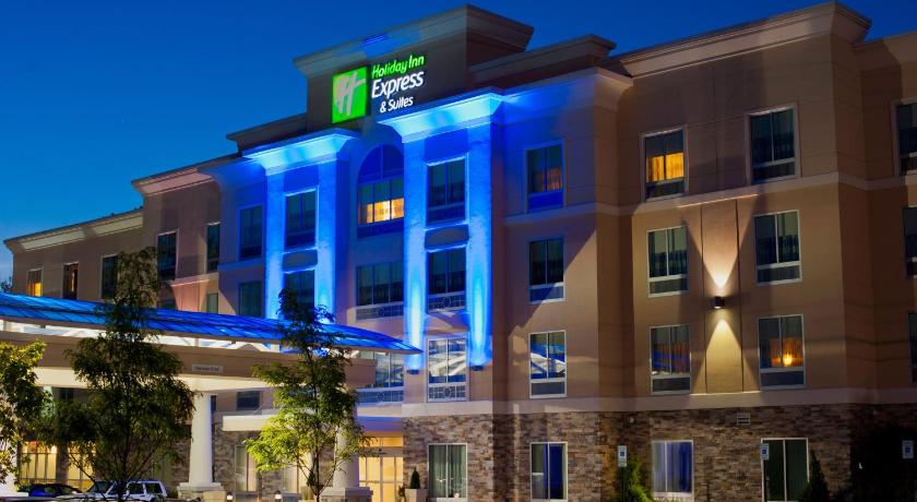 Holiday Inn Express & Suites Columbus-Easton Area