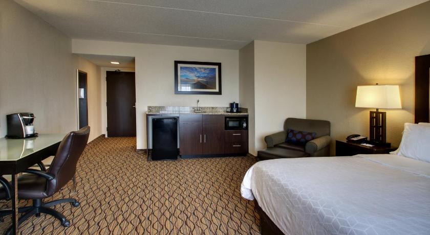 Holiday Inn Express Baltimore BWI Airport West