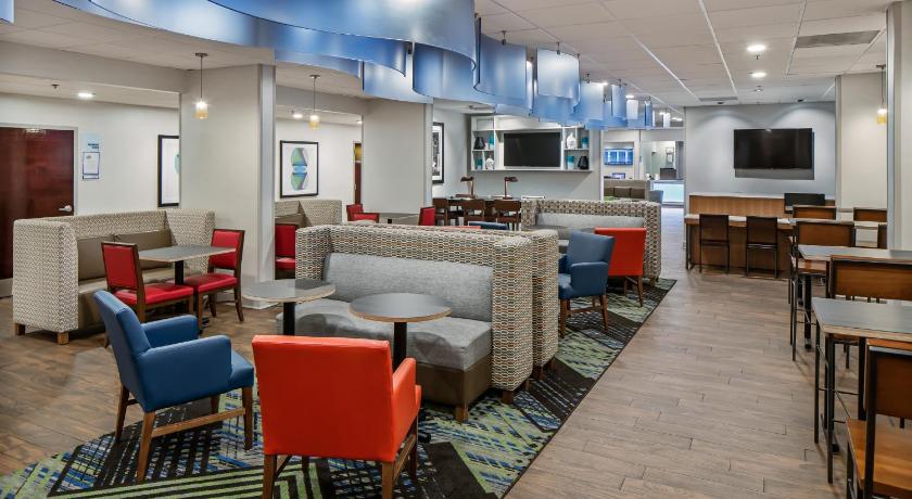 Holiday Inn Express Atlanta Airport-College Park