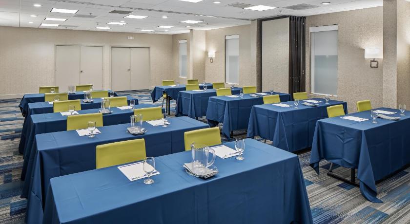 Holiday Inn Express Atlanta Airport-College Park