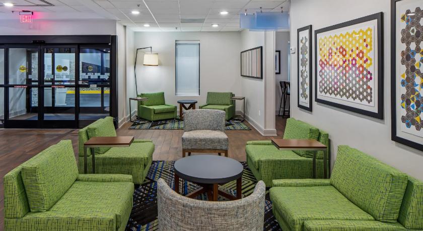 Holiday Inn Express Atlanta Airport-College Park