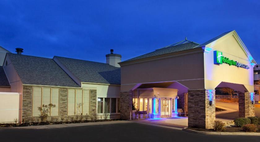 Holiday Inn Express Hotel & Suites Pittsburgh Airport photo