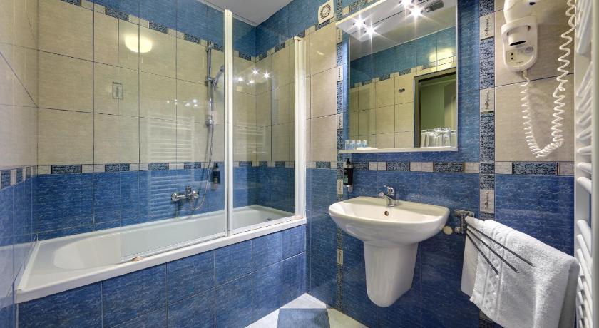 Image of Suite (4 Adults) 9