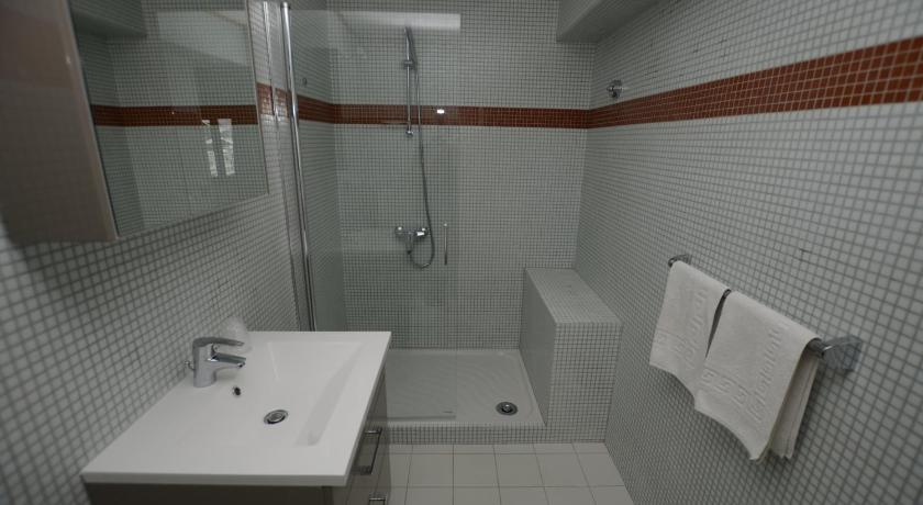 Image of Quintuple Room (5 Adults) 3