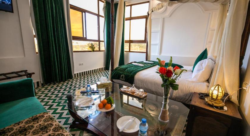 Image of Suite with City View 0
