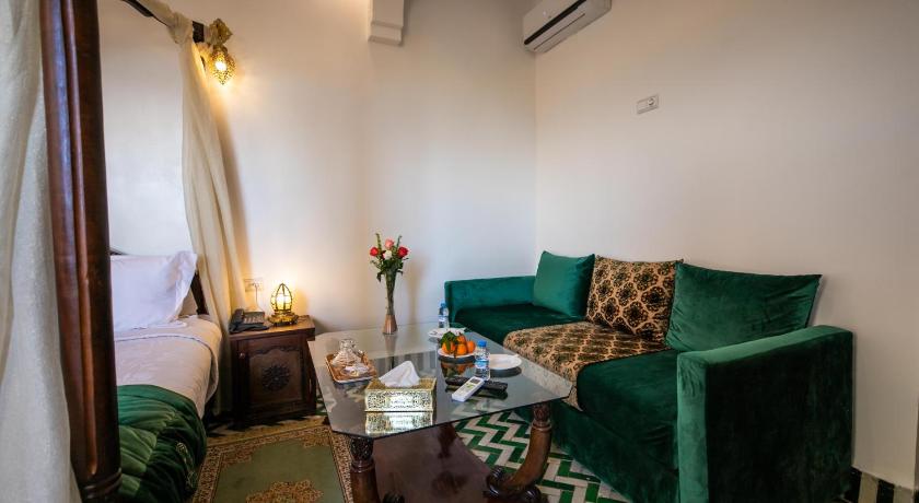 Image of Suite with City View 7