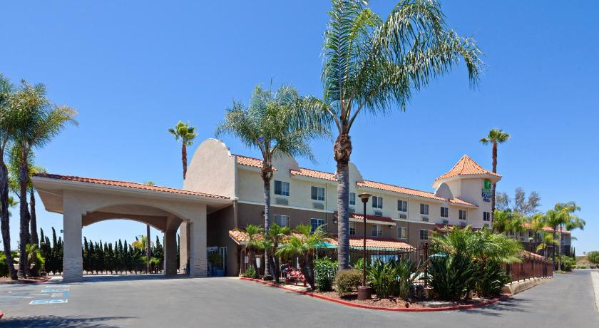 Holiday Inn Express Hotel & Suites San Diego-Escondido