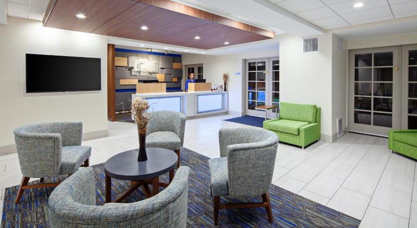 Holiday Inn Express Hotel & Suites San Diego-Escondido