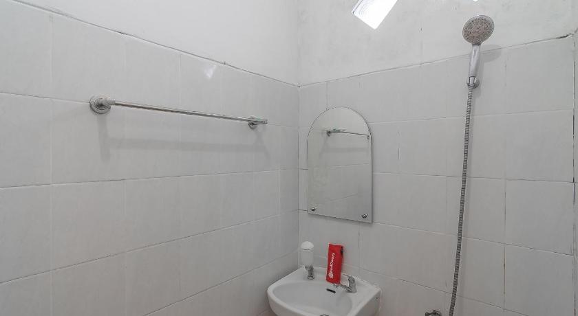RedDoorz Syariah near Terminal Batu Ampar 2 photo