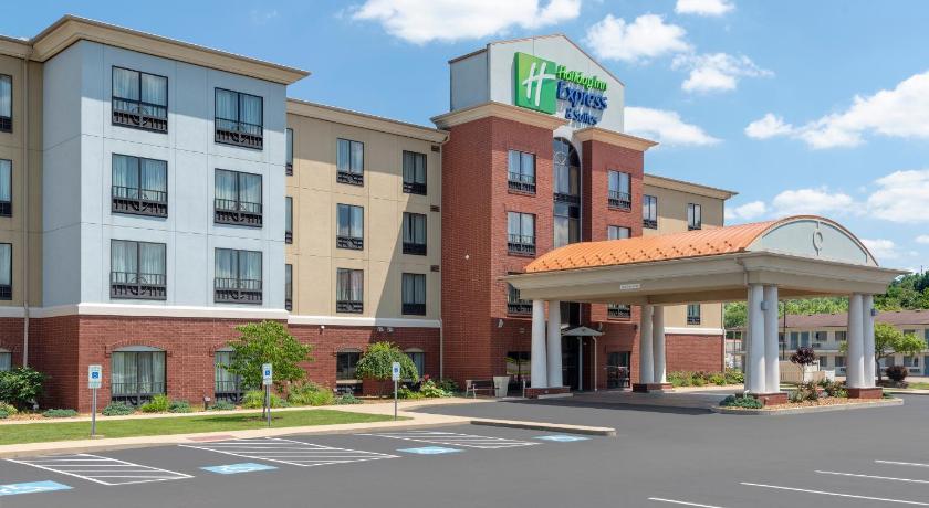 Holiday Inn Express & Suites - New Philadelphia Southwest photo