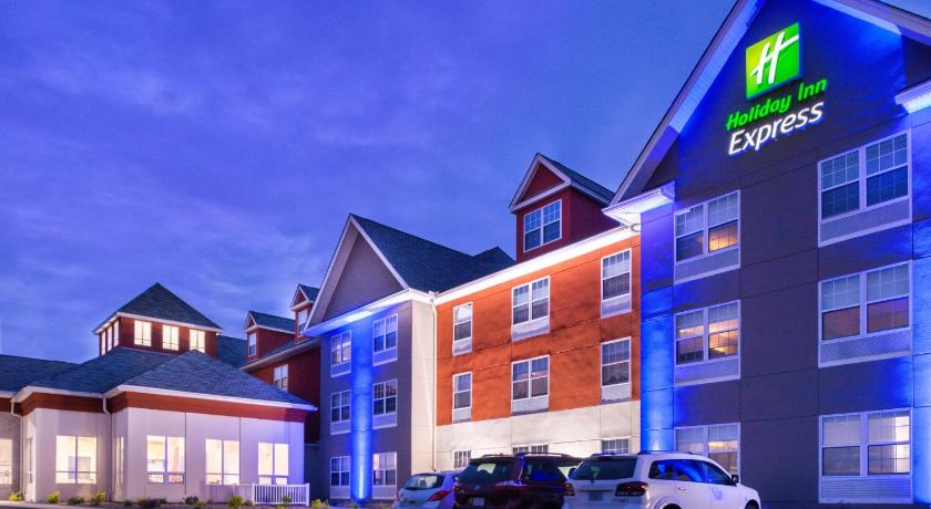 Holiday Inn Express Mystic photo