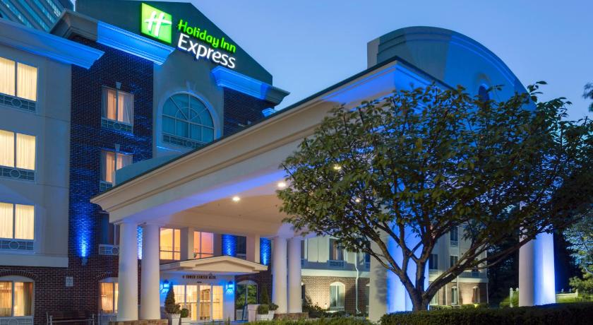 Holiday Inn Express Tower Center New Brunswick