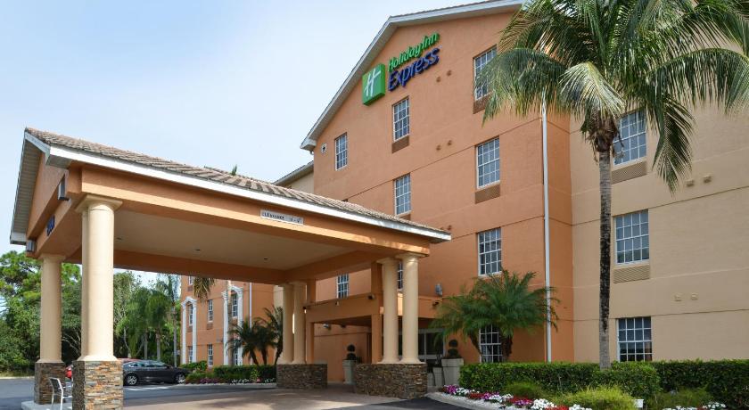 Holiday Inn Express Hotel & Suites Bonita Springs