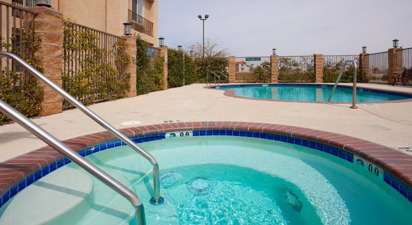 Holiday Inn Express Lancaster photo