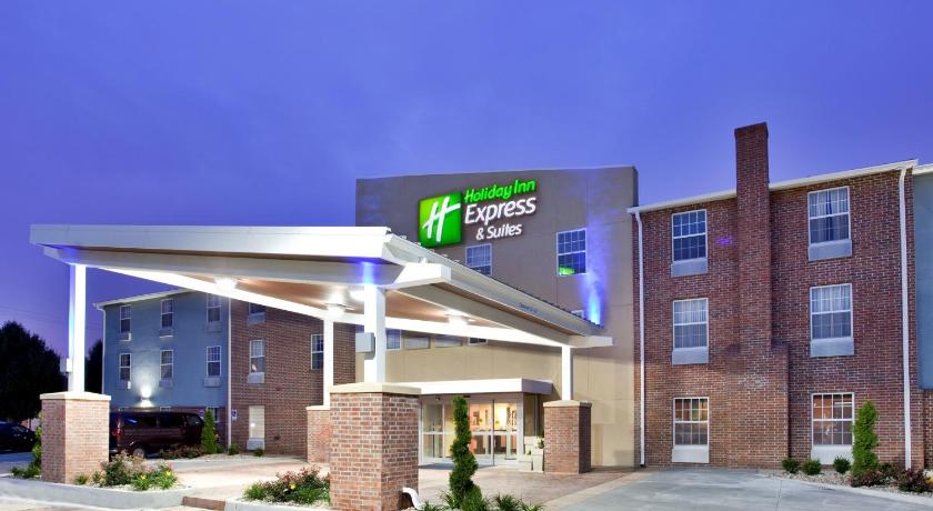 Holiday Inn Express Hotel & Suites North Kansas City photo