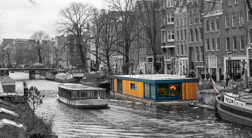 2 Houseboat Suites Amsterdam Prinsengracht — Hotel in Amsterdam
