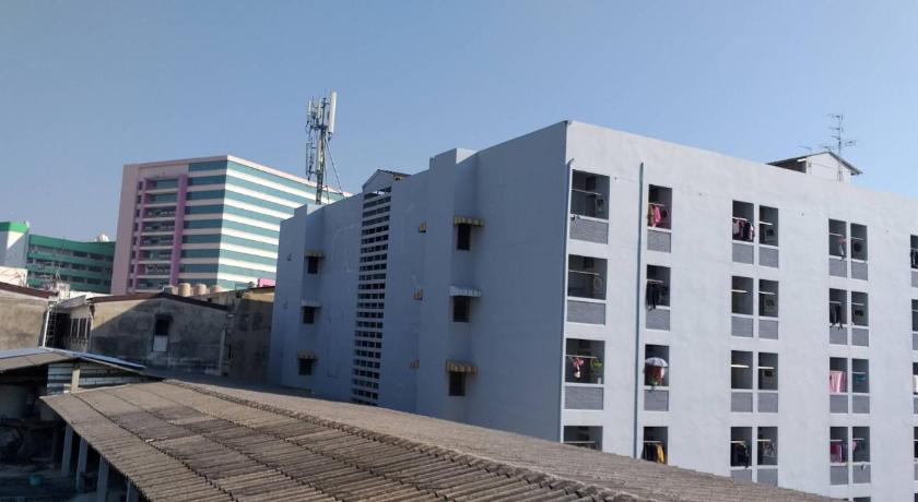 Bangkok Benjamas hostels 2-Star Hotel exterior