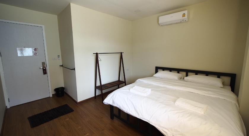Image of Double Room with Shared bathroom 4