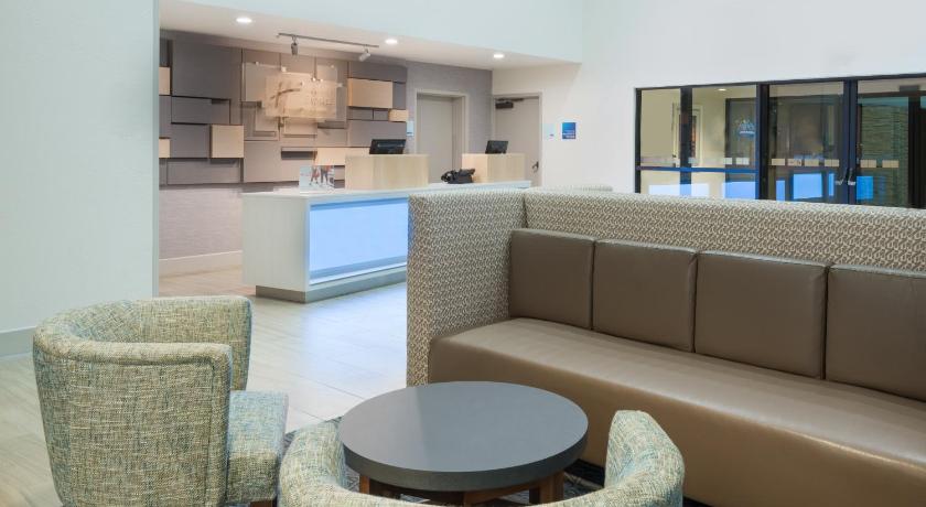 Holiday Inn Express & Suites - Nearest Universal Orlando photo
