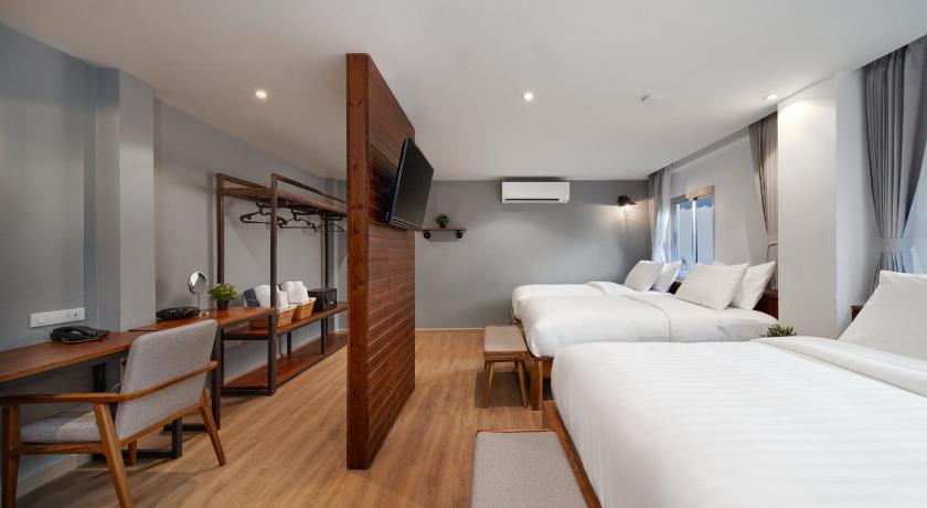 Image of Family Room 1