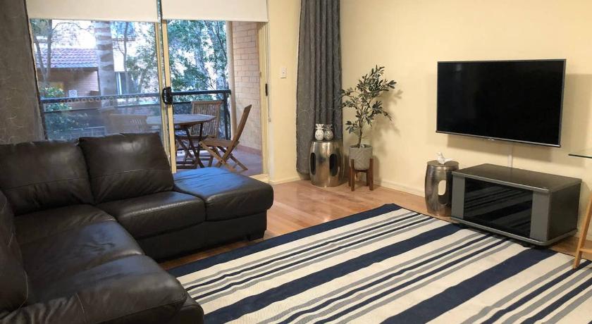 Escape to Strathfield for 8 guests