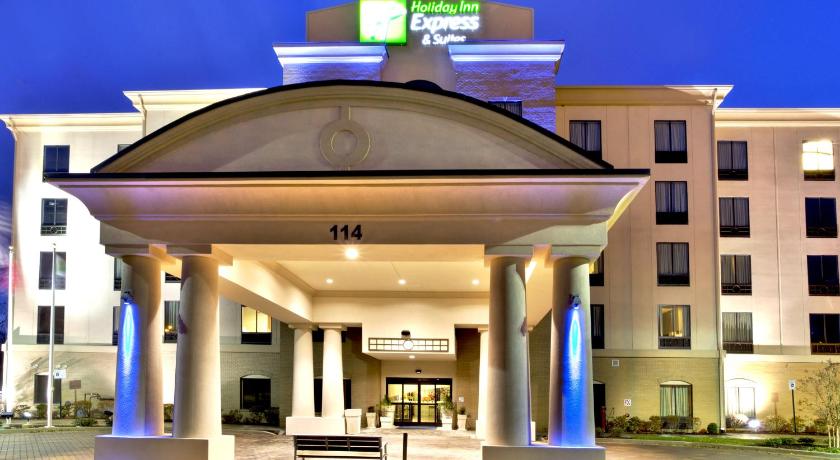 Holiday Inn Express & Suites Oak Ridge photo