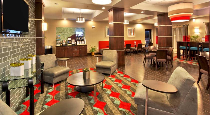 Holiday Inn Express & Suites Oak Ridge