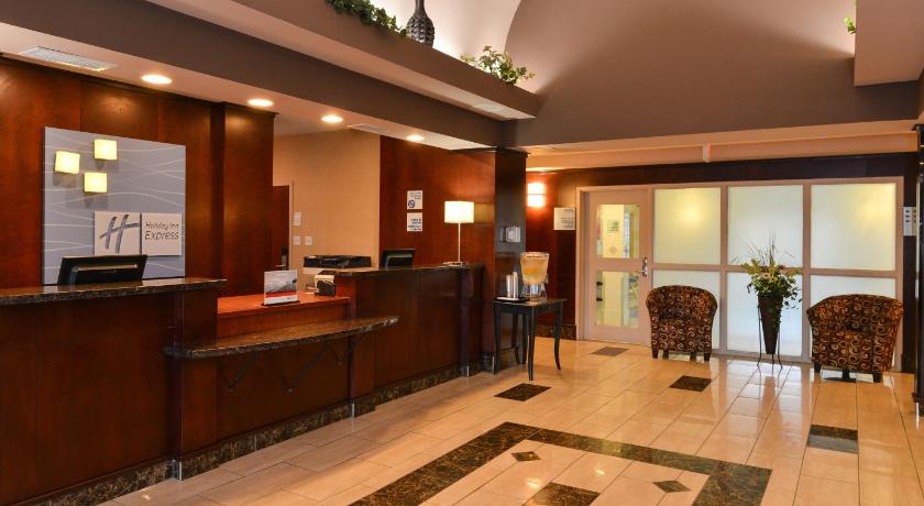Holiday Inn Express Edmonton North photo